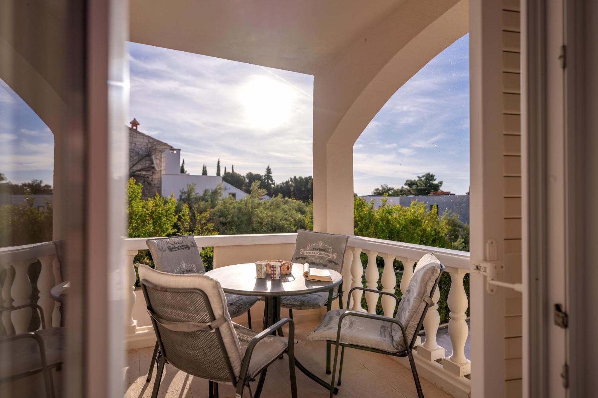 Villa Rajski Dvor Bol Exteriér fotografie